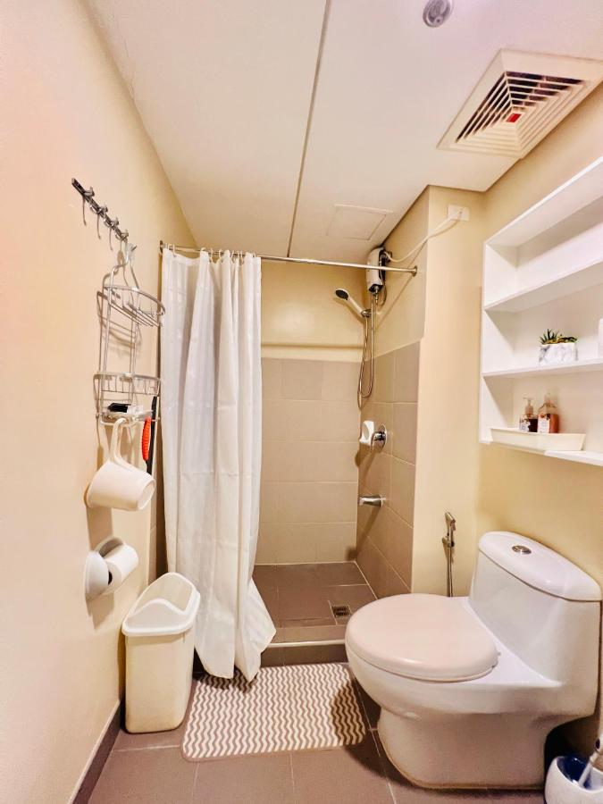 * * *H Incomparable Value Iloilo City Exterior photo